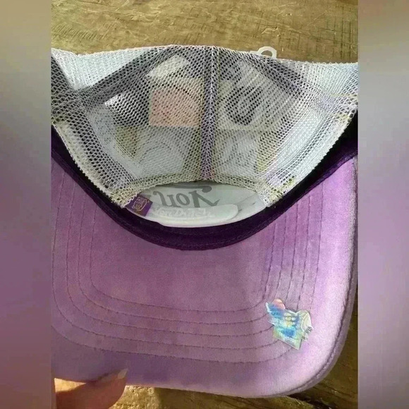 AUTHENTIC Von Dutch Purple/Lavender Velvet Trucker Hat ~ NEW with Hologram main image 9